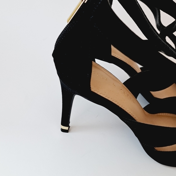 Kelly‎ & Katie Evie Black Strappy Gold Accent Faux Suede Pumps - Picture 4 of 12